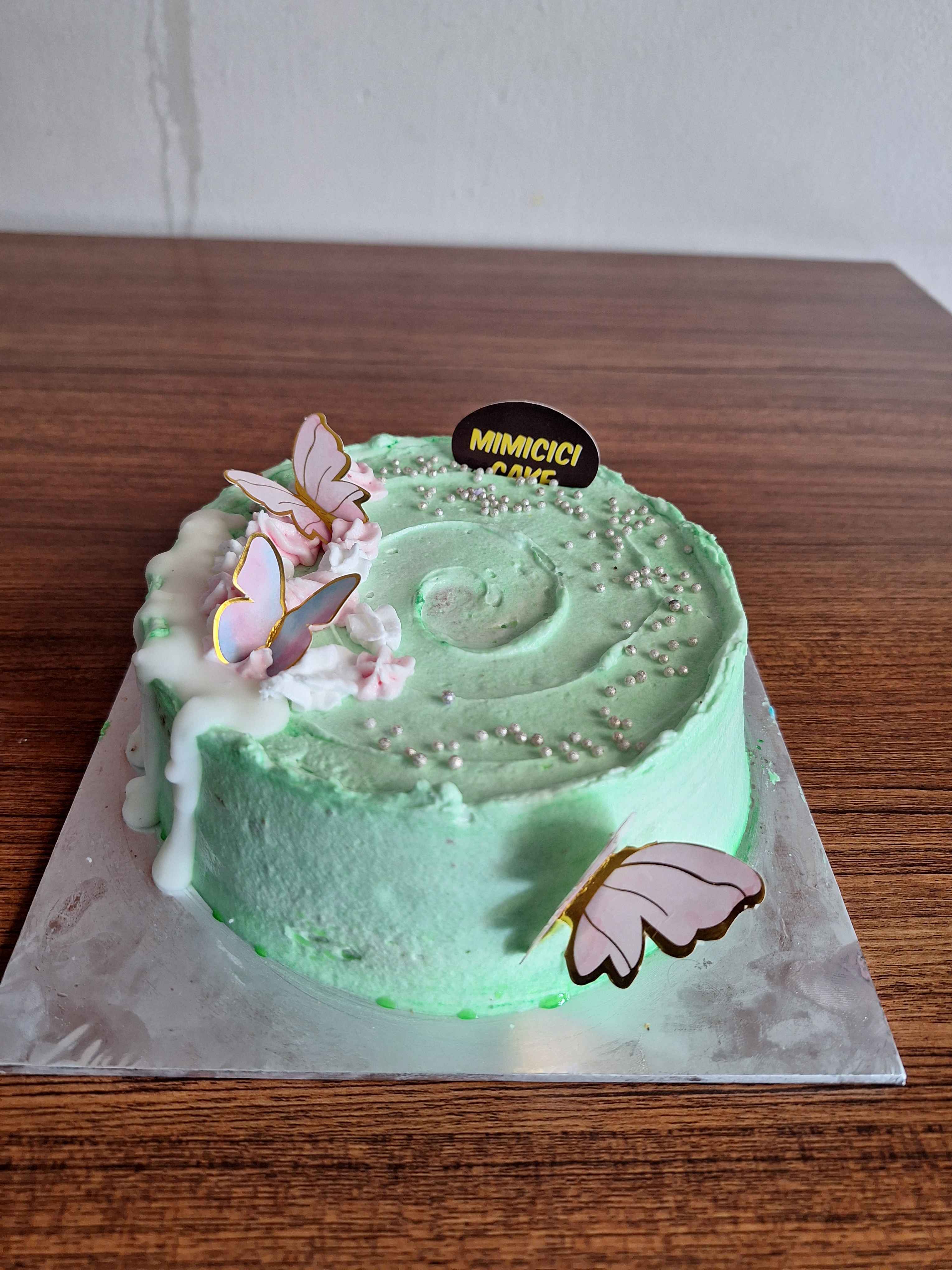 Butterfly Cake Green dengan Coklat Putih